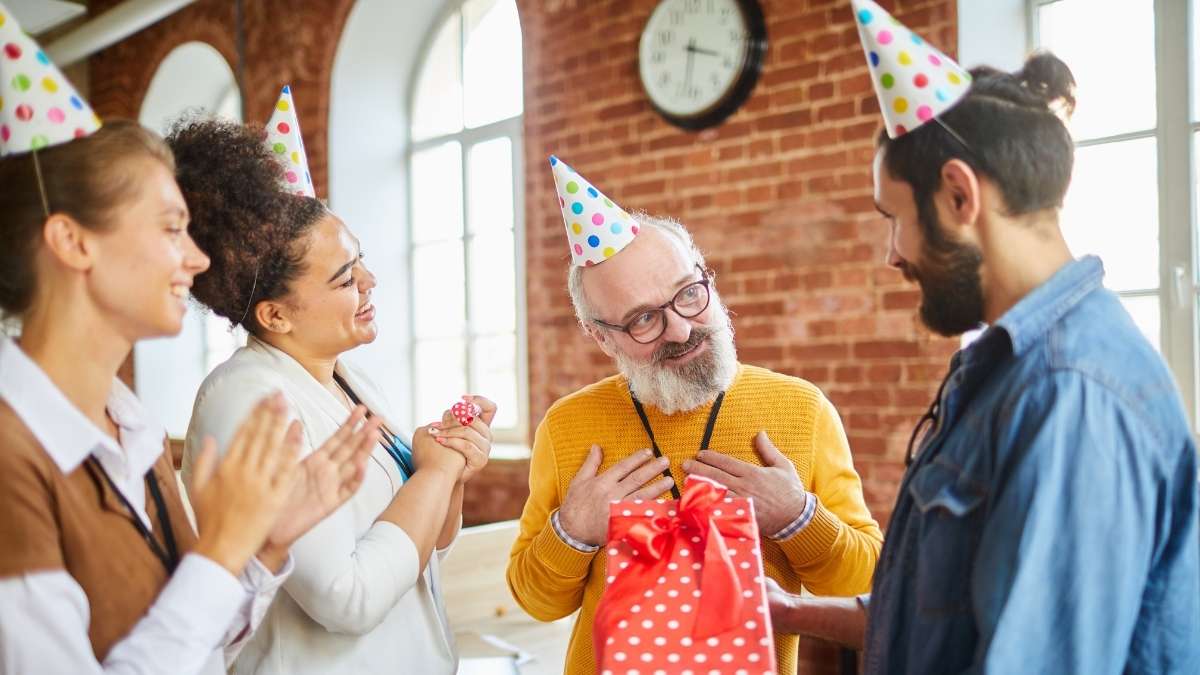 Narozeninová přání pro šéfa: příklady gratulací a výroků