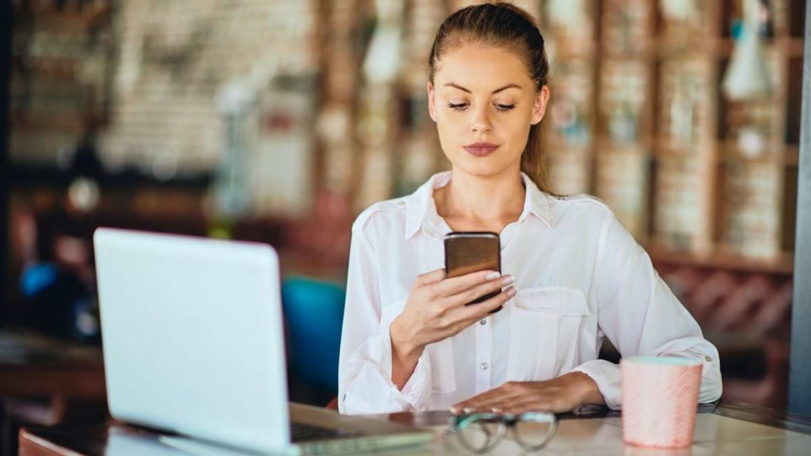 Handy Am Arbeitsplatz Wegen Kind Handy am Arbeitsplatz: Knigge-Tipps für die Nutzung Ihres Handy