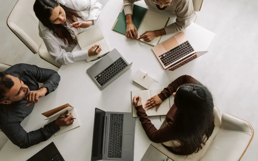 Globale Teams aufbauen: Wie Unternehmen international Talente einstellen